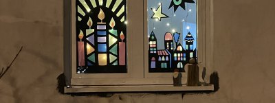 Das lebendige Adventsfenster in der Heidenstückersiedlung